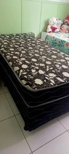Vendo cama box solteiro