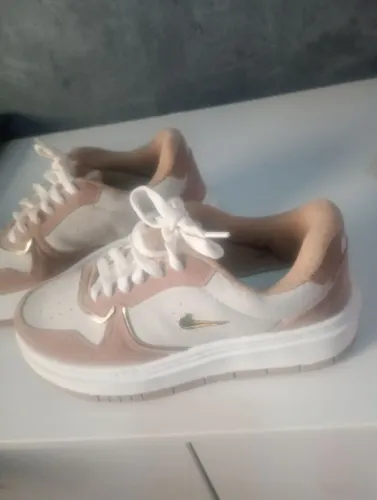 Vendo tênis feminino novo