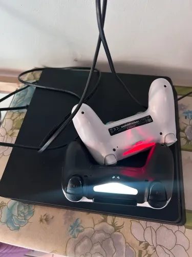 Ps4 1 terá+2 controles+8 jogos