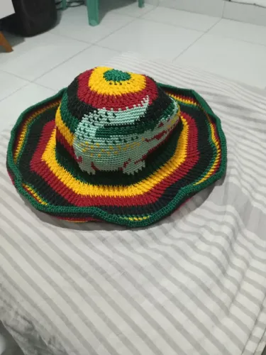 Vendo esse chapel da Lacoste por 100,00