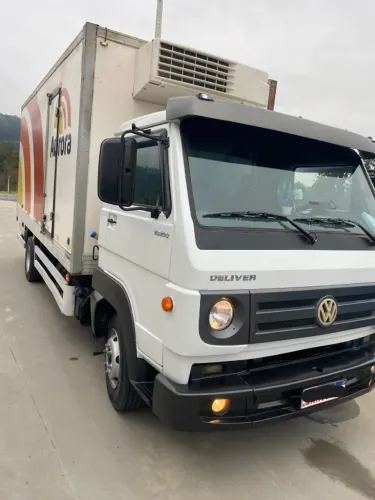 VW 10160, ANO 2017 - COM BAÚ FRIGORIFICO 