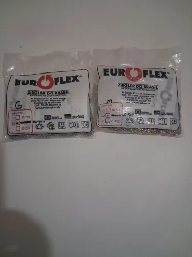 Luva em aço inox sendo uma M e outra G