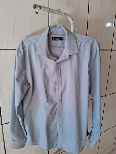 Camisa social semi nova tamanho M