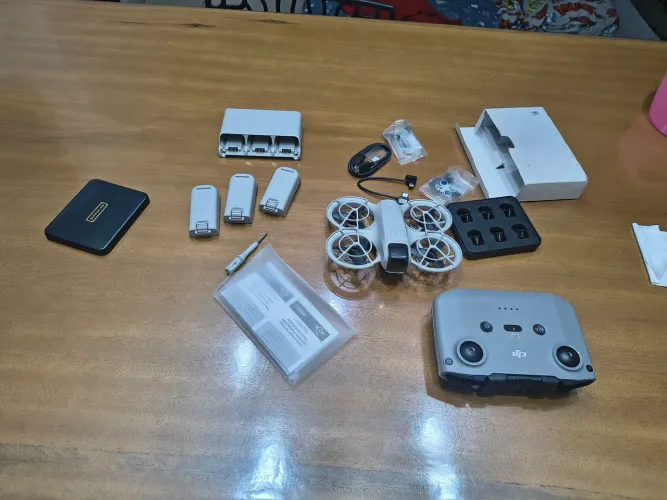 Drone DJI Neo 1 na caixa
