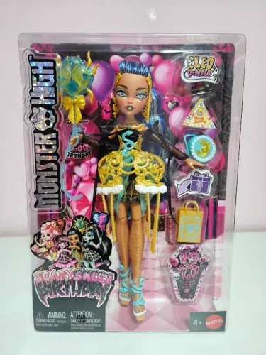 Boneca Monster High Aniversario Draculaura 1600 Cleo de Nile