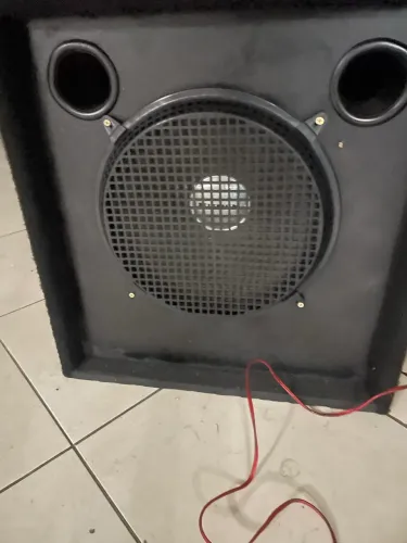 Vendo caixa de som 18 e 15 polegada