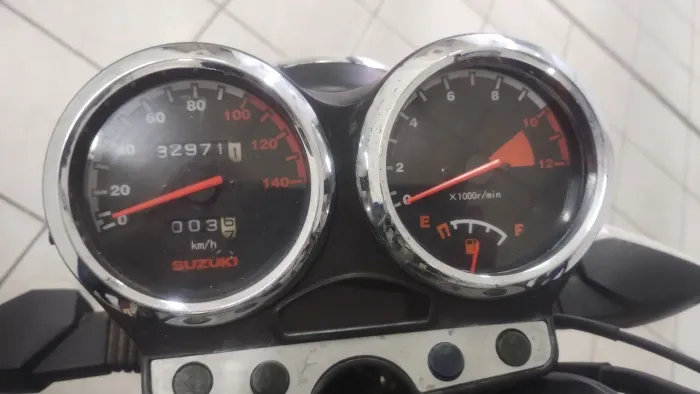 moto Suzuki yes