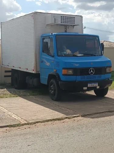 Mercedes 2005 baú refrigerado