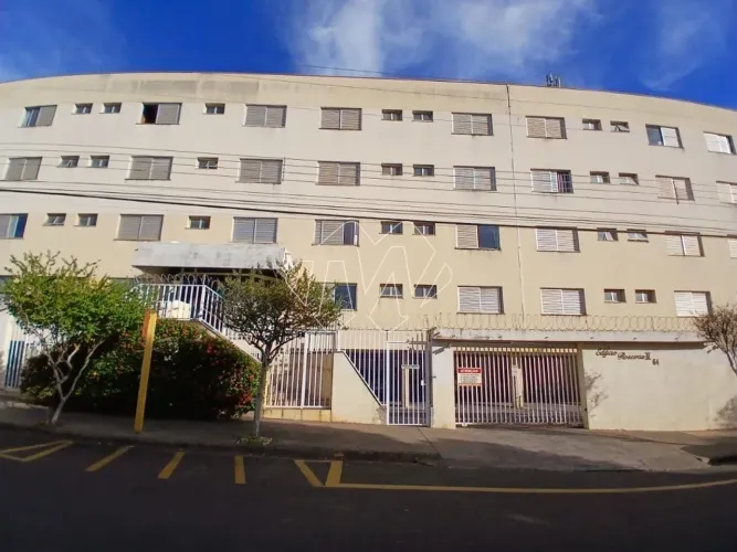 Locação de Apartamentos / Padrão na cidade de Araraquara