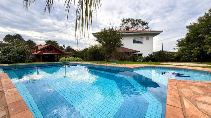Casa para alugar 4 quartos (2 suítes), 300 m², terreno de 2.000 m² Londrina