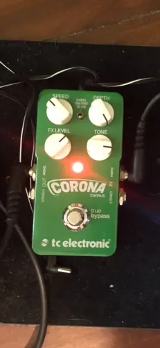 Pedal de guitarra Corona Chorus