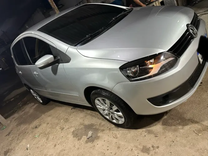 Volkswagen Fox 1.6 MI Total Flex 8V 5P 2014