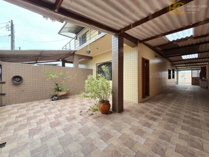 Sobrado com 5 quartos e edícula à venda! - Caraguava - Peruíbe/SP