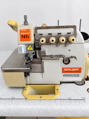Máquina industrial overlock Siruba 747K