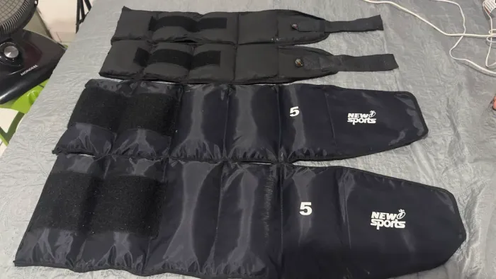 Kit colchonete de academia + 1 par caneleiras 5kg + 1 par caneleiras de 2kg