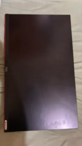 Monitor aoc 24 polegadas 144hz com defeito no display