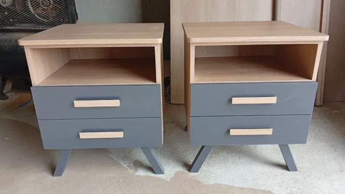 Criado mudo / mesinha de cabeceira 