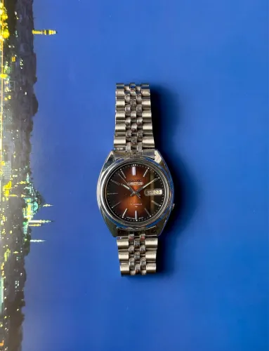 Seiko 5 Actus - Dial Marrom - Calendário Árabe - Coleção particular