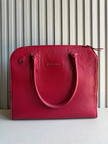 Bolsa Victor Hugo edição especial com coro de cobra