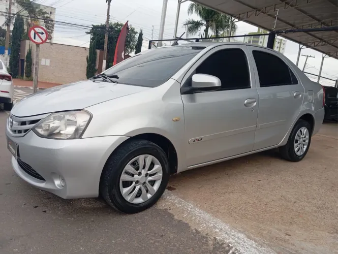 Toyota Etios X Sedan 1.5 Flex 16V 4P Aut. 2017