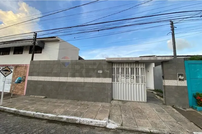 Casa a venda na Serraria com 5 quartos