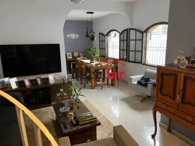 Casa de Vila : Triplex / Residencial / Vila Isabel