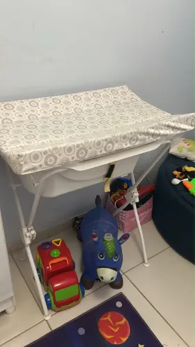 Banheira de bebê com pé