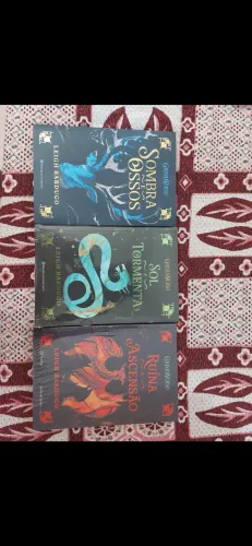 Trilogia Sombra e Ossos NOVO