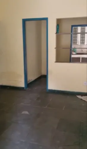 Alugo casa na vila no centro próximo ao Ferreira Machado