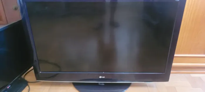 TV LCD LG 42  Modelo 42LH35FD (com defeito, não está ligando)