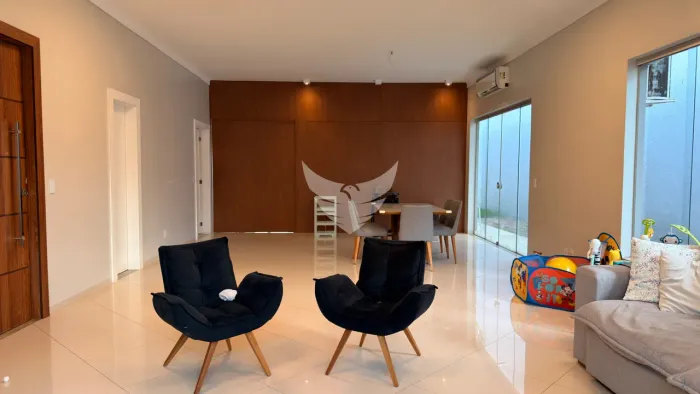 Casa com 615 m² de terreno, Portal das palmeiras.