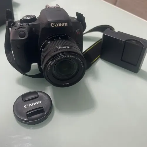Câmera DSLR Cannon T7i + Lente 18-55mm