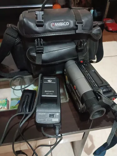 Filmadora Sony Handycam Video8 CCD-TRV21 (NTSC