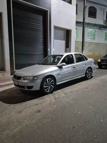 Chevrolet Vectra CD 2.2 16V / 2.0 16V Mec./aut. 2004