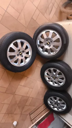 RODAS 15 ORIGINAIS CHEVROLET GM PNEUS QUEBRA GALHO 