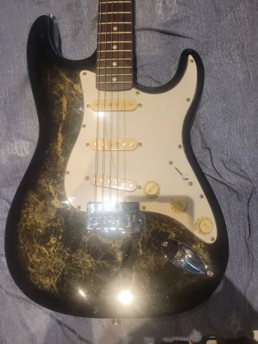 Vendo guitarra ?