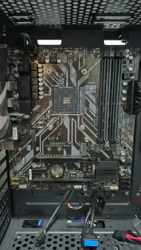 Placa-mãe Gigabyte B450m Ds3h WIFI Ddr4 Para Amd Am4 Matx -xmd