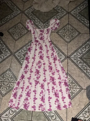 Vestido branco com flores