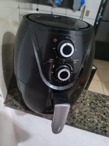 Vendo Airfryer em ótimo estado,super nova,super conservada,2 meses de uso!