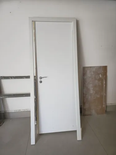 Porta Branca 72x210cm com Batente, Maçaneta e Fechadura