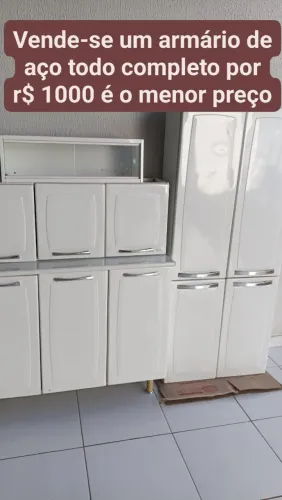 Vende-se um armário de aço Itatiaia todo completo por r$ 1000