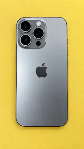 iPhone 16 Pro 256GB - Titânio Natural