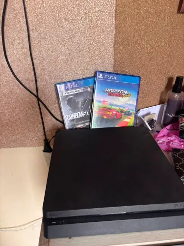Ps4 slim +2 jogos
