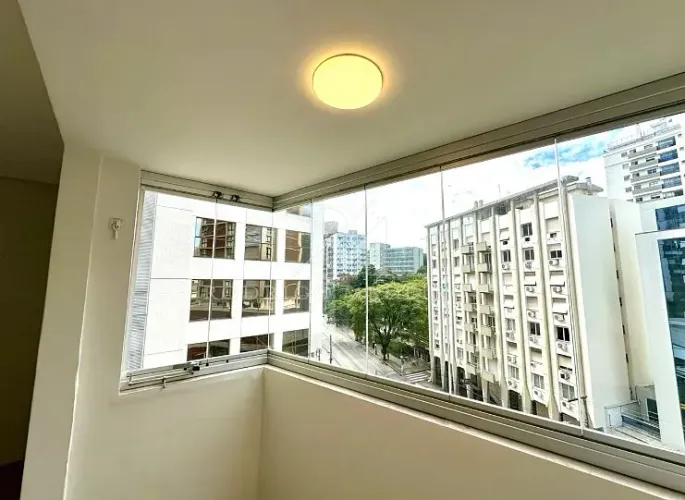 Apartamento Reformado à Venda no Centro de Florianópolis  Pronto para Morar!