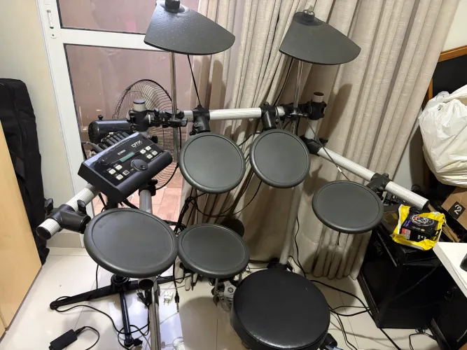 Bateria eletrônica yamaha dtx500  