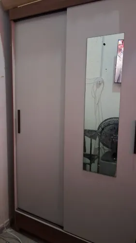 Guarda roupa duas portas de correr