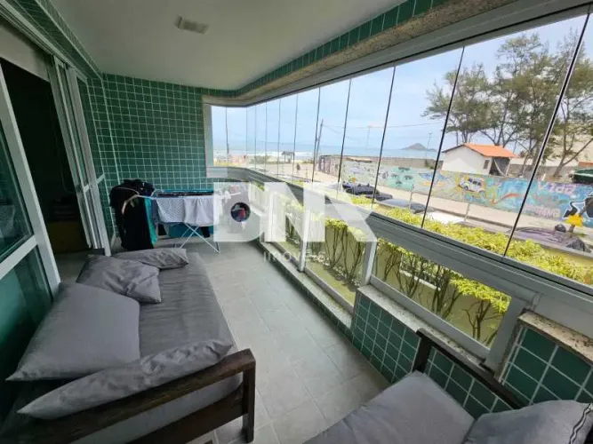 Apartamento : / Residencial / Recreio dos Bandeirantes