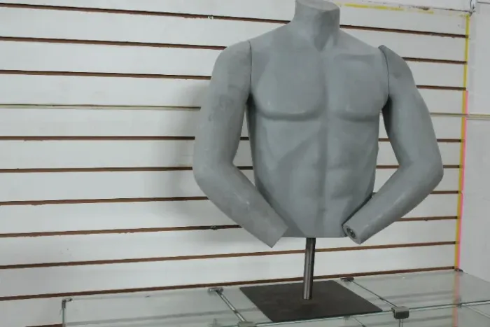 Busto Manequim Masculino Com Regulagem de Altura