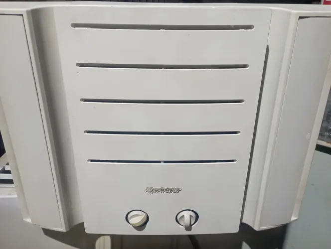 Vendo ar condicionado SPRiNGER 110 volts/7500 BTUs.