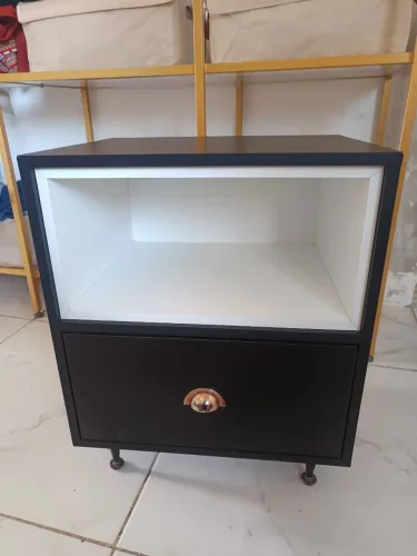 Mesinha de cabeceira
